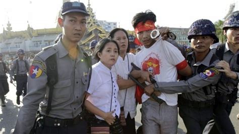 Myanmar Police Arrest Demonstrators Against New Education Bill Bbc News