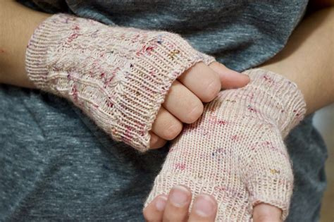 Ravelry Tale Of Three Brothers Mitts Pattern By Twin Stitches Designs