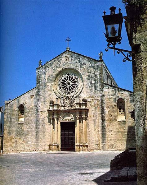 VisitsItaly.com - Puglia (Apulia) Region - Pictures of Otranto