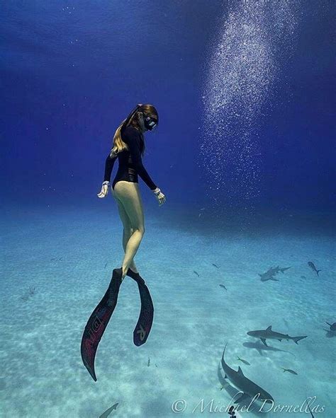 Pin By Wwwdiscovering On Diving Deep Water Waterworld Mermaid Life