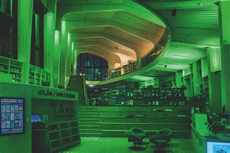 Una Biblioteca In Norvegia Si Colora Di Luce Con I Prodotti Di L L Luce