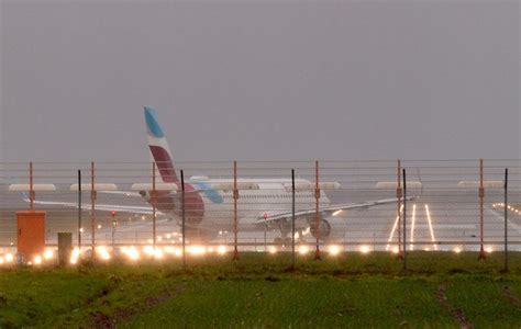 Wetter Sturmtief Friederike Acht Tote Und Sch Den In Millionenh He