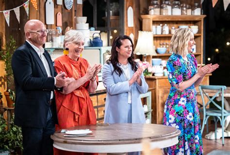 New Judges Hosts Coming To Great Australian Bake Off Tv Tonight