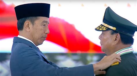 Presiden Jokowi Resmi Anugerahkan Pangkat Jenderal Kehormatan Pada