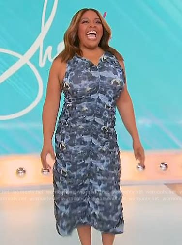 Wornontv Sherris Blue Floral Print Ruched Dress On Sherri Sherri Shepherd Clothes And