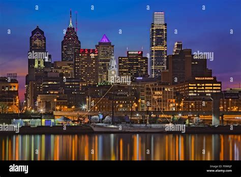 Philadelphia Skyline High Resolution Stock Photography And Images Alamy