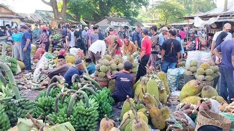 Kalau Pintar Nawar Harga Bisa Dapat Buah Banyak Di Pasar Buah Pasrepan