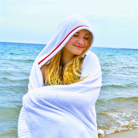 womans-hooded-bath-beach-towel - TowelHoodies