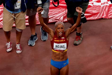 Venezolana Yulimar Rojas ganó oro olímpico con nuevo récord mundial