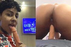 Vit Ria Stefany Se Exibindo Sem Roupa Enquanto Se Masturba Um Dildo