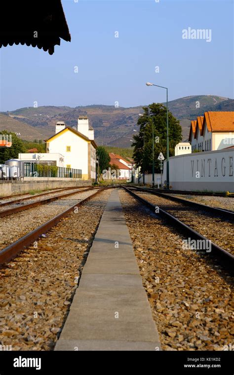 The train station at Pinhao, Portugal Stock Photo - Alamy