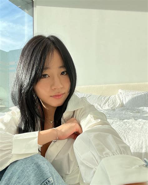 Evelyn Ha’s Instagram photo: “Hm what should I eat for breakfast” in ...