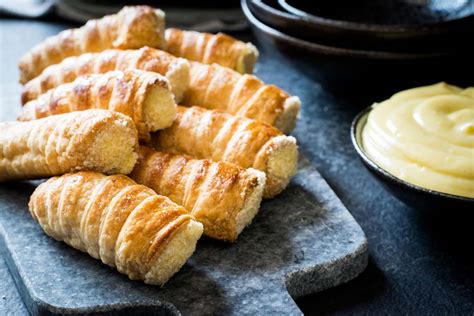 Cannoncini Alla Crema Pasticcera Lucake