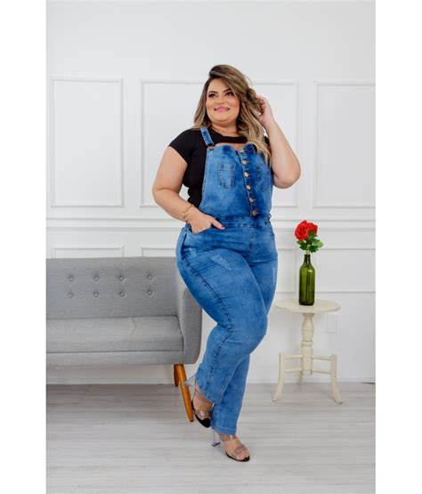 Jardineira Calça Jeans Feminina Plus Size Lycra Cintura Alta Botões