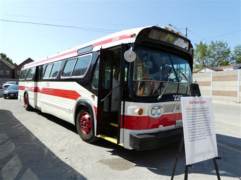 TTC 1982 GM T6H 5307N New Look 2252 Displayed At The F Flickr