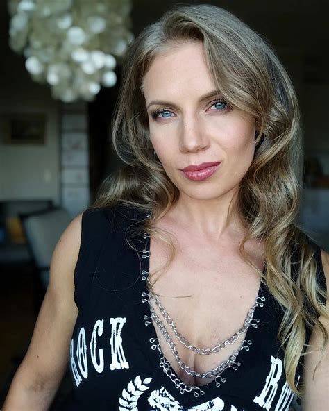 Elina Siirala Interview – Angel Nation – “Antares”, and Leave’s Eyes