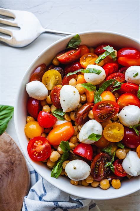 Easy Chickpea Caprese Salad Olive And Mango