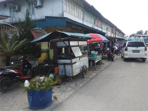 Gawat Harga Minyak Goreng Kemasan Melambung Tinggi Pedagang Gorengan