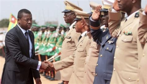 Le Pr Sident Faure Gnassingb Le Commandant En Chef Des Arm Es A