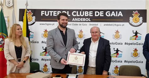 Futebol Clube De Gaia Condecorado Medalha De M Rito Desportivo