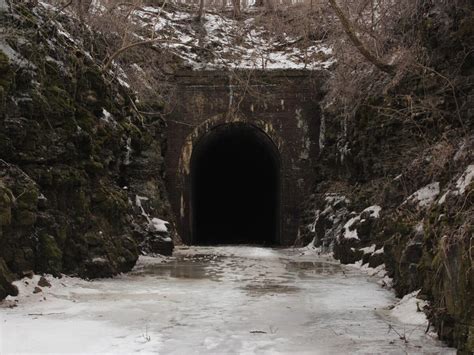 Stewart Tunnel Ice Formations – Belleville, Wisconsin - Atlas Obscura