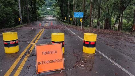 Balsa no Rio Taquari entre Bento Gonçalves e São Valentim do Sul inicia