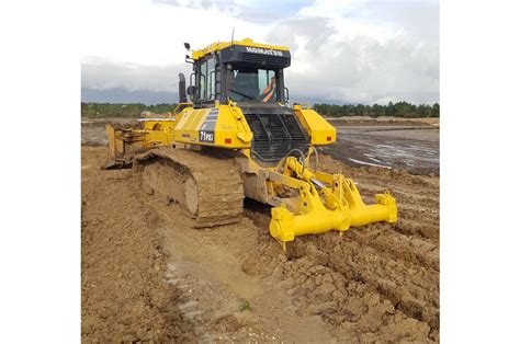 Komatsu Redessine Le Bulldozer Polyvalent