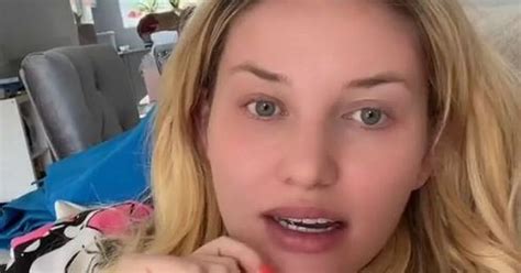 Amy Hart De Love Island Explique Ce Que Font Les Filles à La Villa