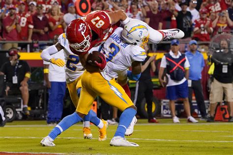 Video Travis Kelce Gives Hilarious Breakdown Of Derwin James Body Slam