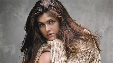 Desktop Alexandra Daddario Wallpaper | WhatsPaper