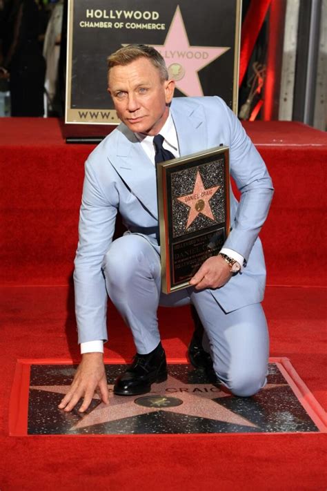 Daniel Craig sorprendió al explicar los motivos por los que prefiere acudir a bares gay Allí