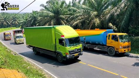 MENEGANGKAN SEMUA TRUK SALING ADU KEKUATAN DI TANJAKAN BUKIT KODOK