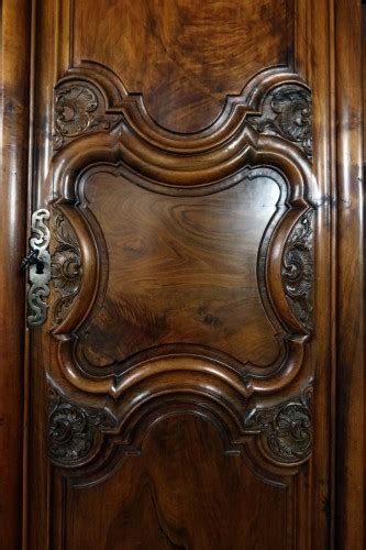 Armoire Lyonnaise Du Xviiie Si Cle En Bois De Noyer N