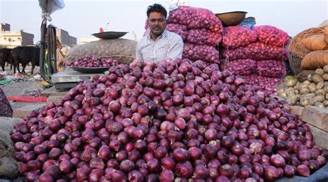 Onion Prices Shoot Up To Rs Per Kg In Delhi Ncr Tonnes