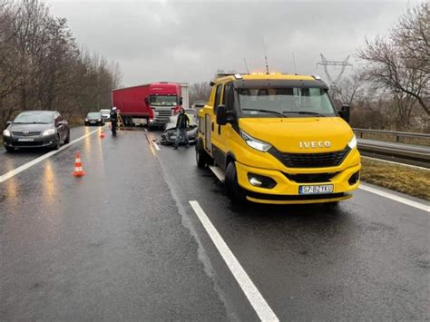 Wypadek na S1 W Sosnowcu zderzyła się ciężarówka i samochód osobowy