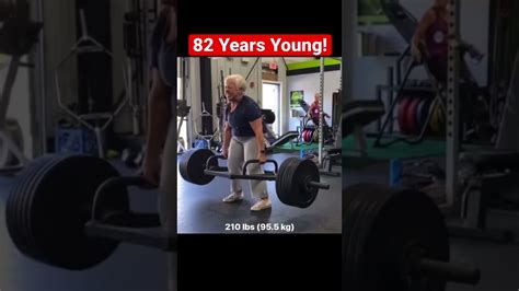 Grandma Deadlifts 210 Lbs 95 5 Kg Youtube