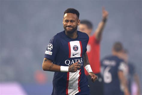 Neymar: PSG star calls out ref after being booked for celebration