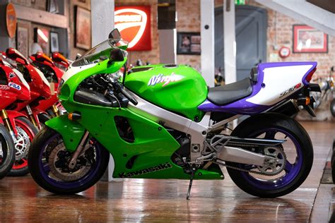 Kawasaki Zx 7r The Bike Specialists South Yorkshire