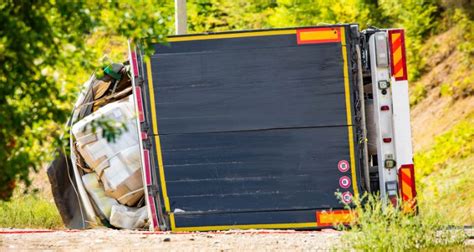 Reasons For Semi Truck Accidents Leading To Severe Conditions Where