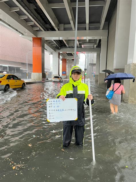 雨彈炸雙北！新北中和、永和大淹水 水深及膝畫面曝光 交通 太報 Taisounds