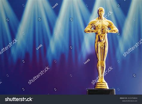 Hollywood Golden Oscar Academy Award Statue Stock Photo 2115754814 ...