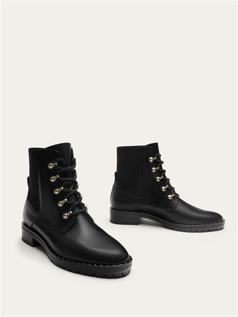 Fall Winter 2017 Women´s Black Leather Ankle Boots At Massimo Dutti For