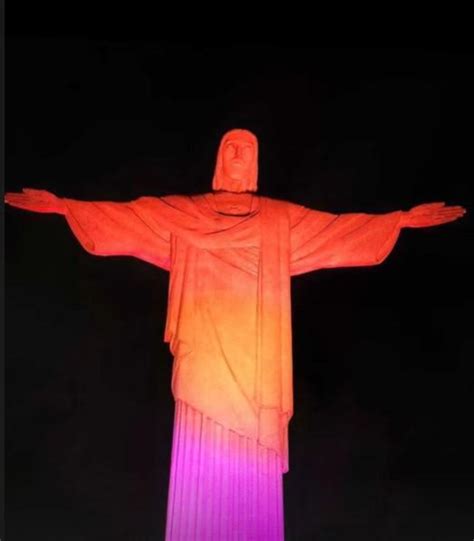 Cristo Redentor recebe iluminação especial para celebrar o início do