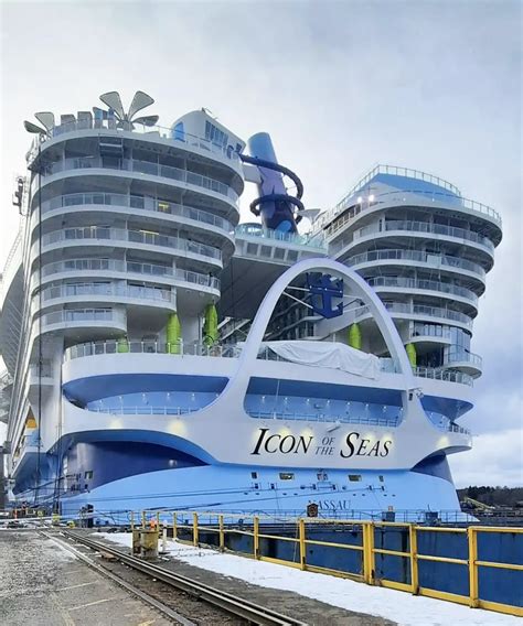 Cruise Ship Captain Salary in 2024: How Much Do Cruise Captains Make?