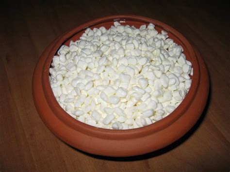Зерненый творог (14 фото): польза и вред зернистого продукта, как ...