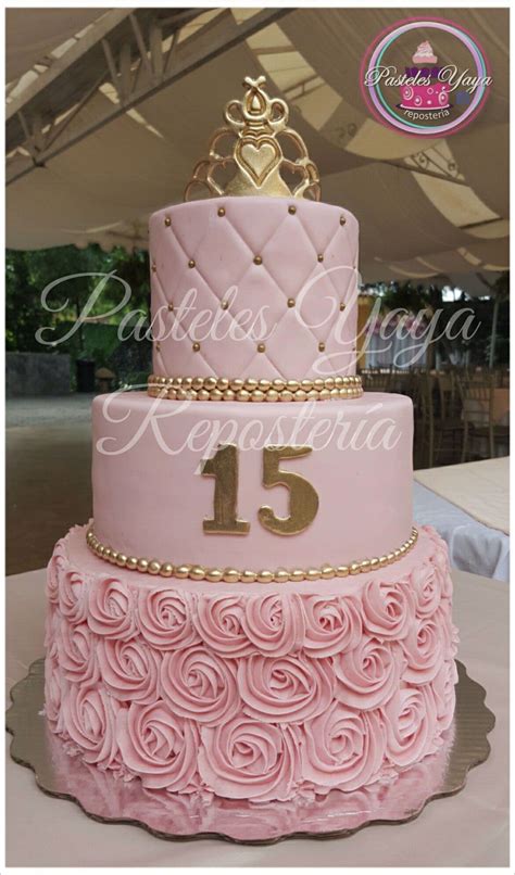 15Th Birthday Cakes en 2020 Pasteles de xv Pastel de xv años