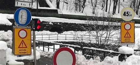 Pericolo Valanghe La Strada Dellalpe Devero Resta Chiusa Fino A