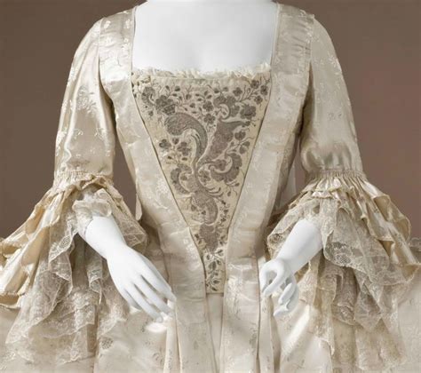 Robe A La Francaise England C 1765 Silk Satin With Weft Float