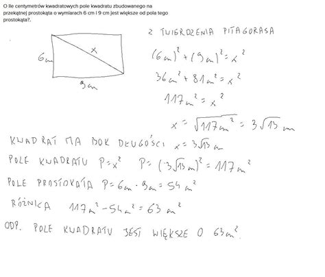 O ile centymetrów kwadratowych pole kwadratu zbudowanego na przekątnej
