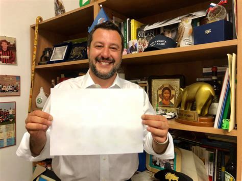 Salvini Con Cartello Meme Blank Template Imgflip